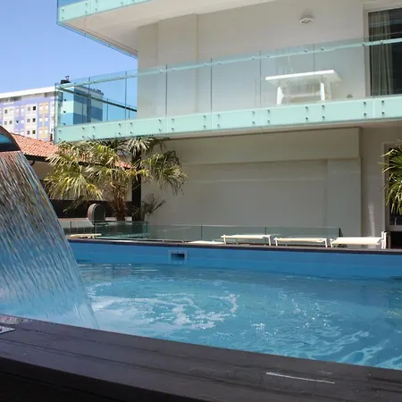 Chic Retreat With Pool And Balcony Apartment Lignano Sabbiadoro