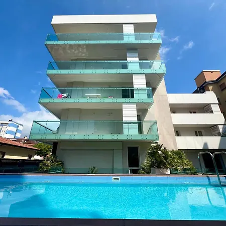 Chic Retreat With Pool And Balcony