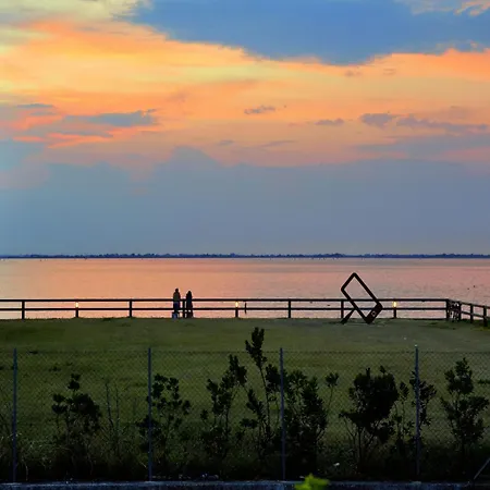 Chic Retreat With Pool And Balcony Apartment Lignano Sabbiadoro